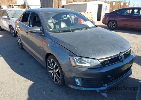 2014 Volkswagen Jetta Gli z USA, uszkodzony, nr VIN 3VW4S7AJ2EM372744